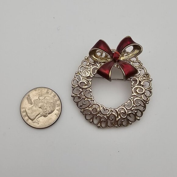 Vtg Wreath Brooch Pin Filigree Red Enamel Bow Pin Christmas Holiday Jewelry - Picture 11 of 11